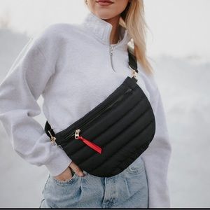 Puffer belt bag - black (Jolie)